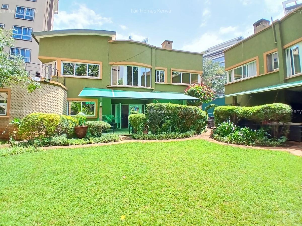 4 Bed Townhouse with En Suite at Riverside Drive - 2