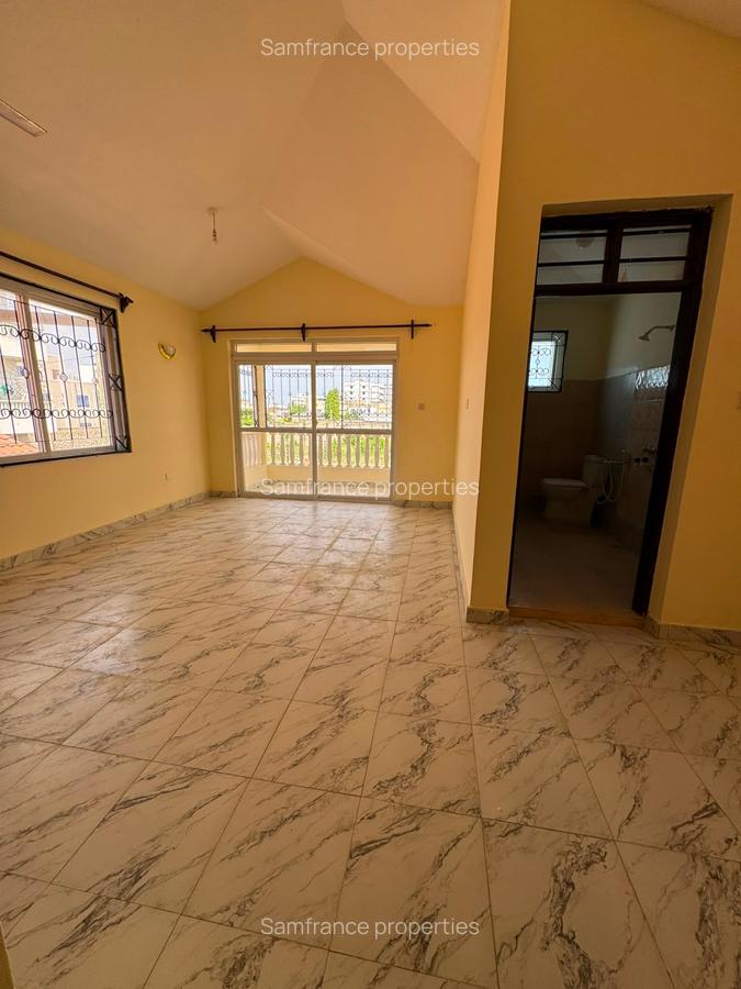 4 Bed Villa with En Suite at Utange - 5