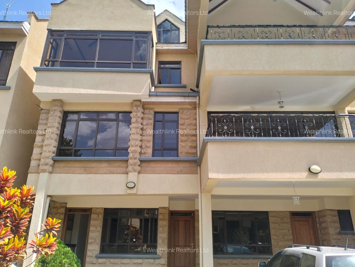 5 Bed Townhouse with En Suite at Lavington - 4