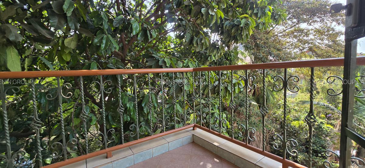 3 Bed Apartment with En Suite in Lavington - 15