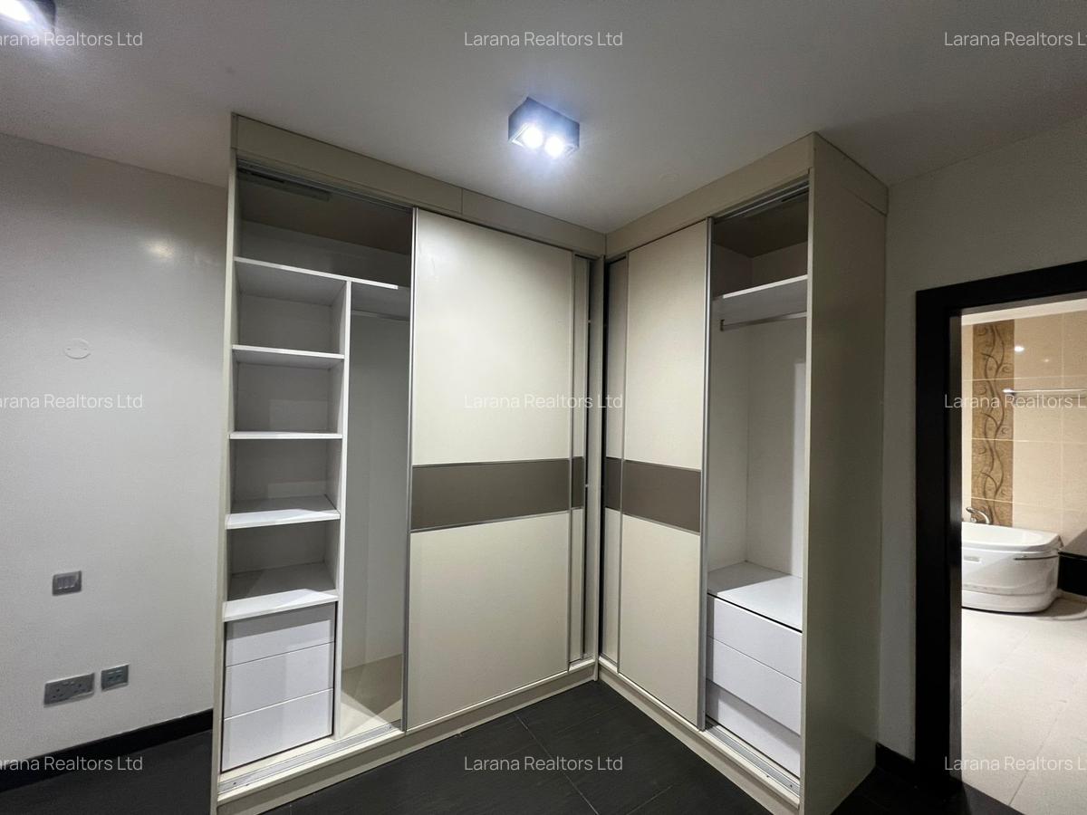 3 Bed Apartment with En Suite at Riverside Dr - 9