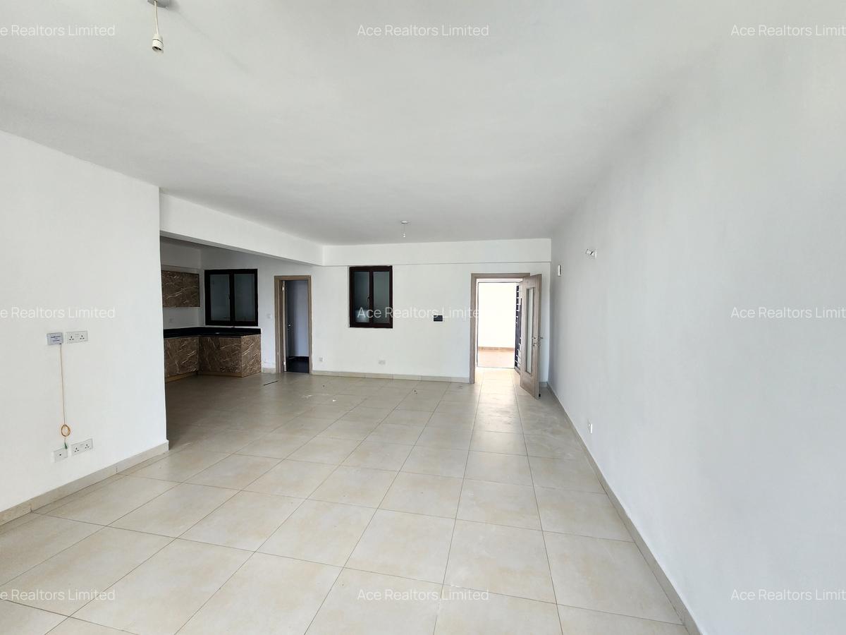 3 Bed Apartment with En Suite at Lantana Road - 13