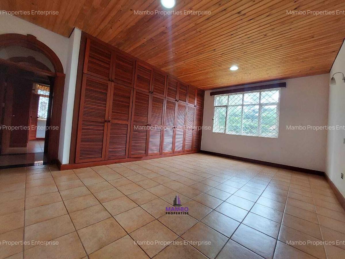 5 Bed Villa with En Suite at Lone Tree - 13