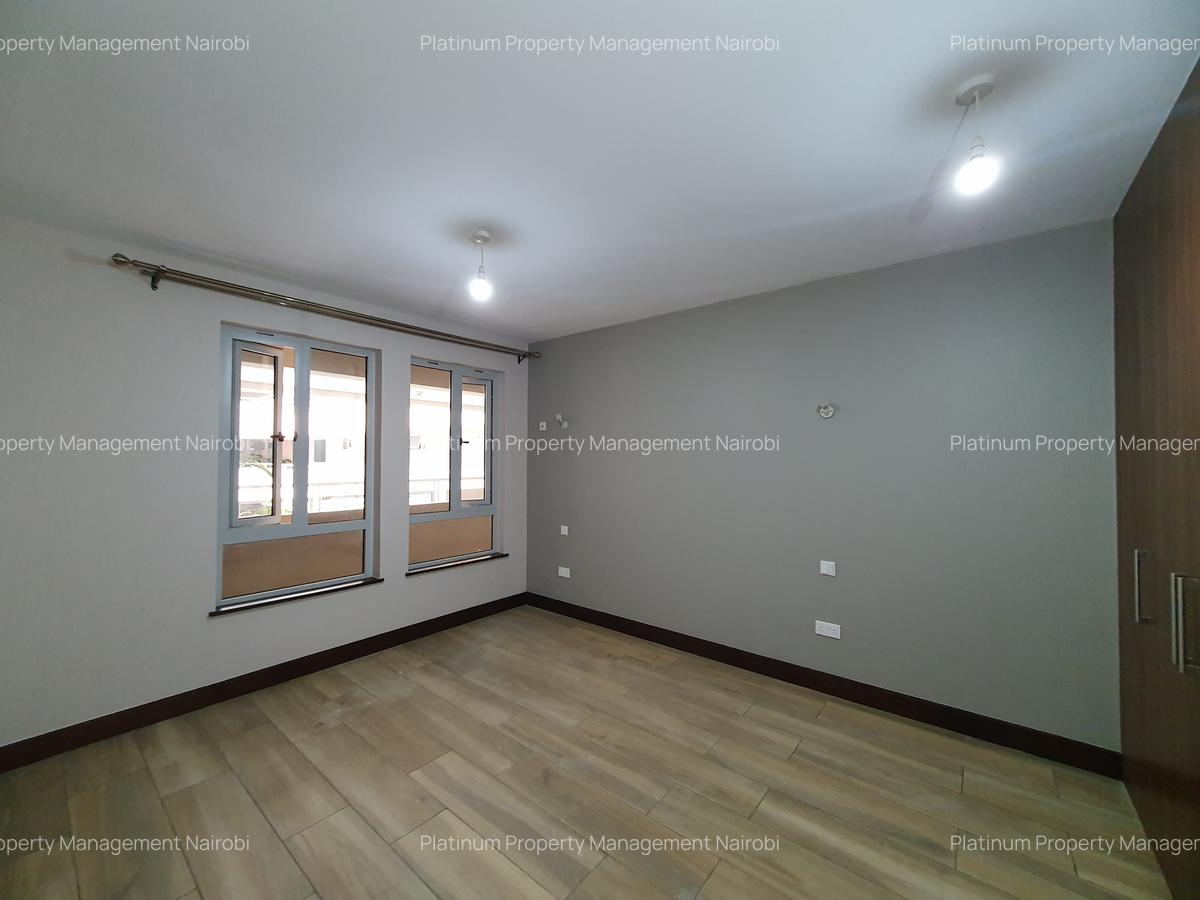 3 Bed Apartment with En Suite at Parklands Rd - 8