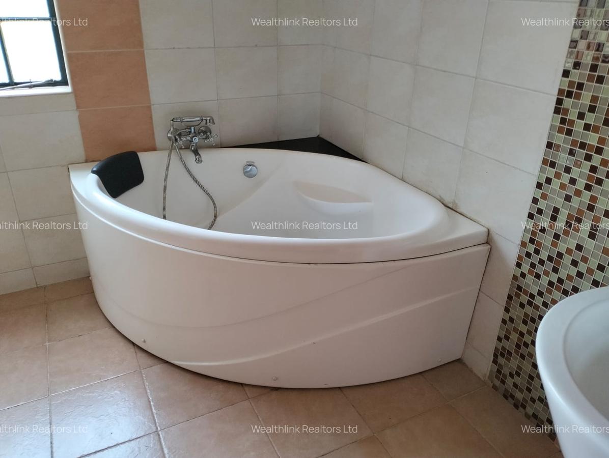 5 Bed Townhouse with En Suite at Lavington - 11
