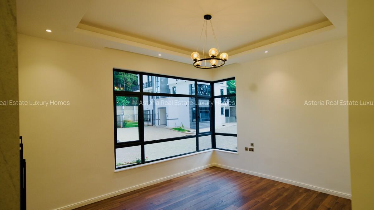 5 Bed Villa with En Suite at 2026-377 - 18
