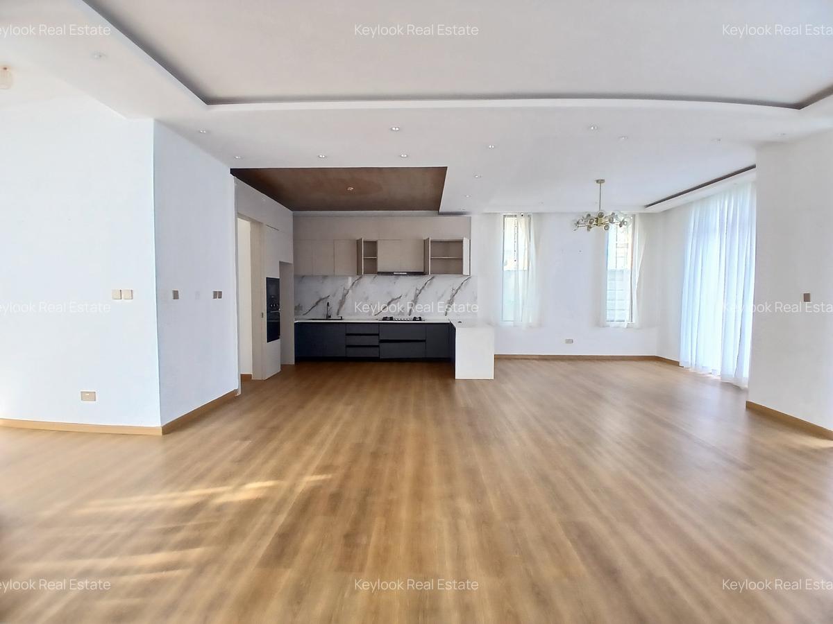 5 Bed Townhouse with En Suite at Lavington Green - 19