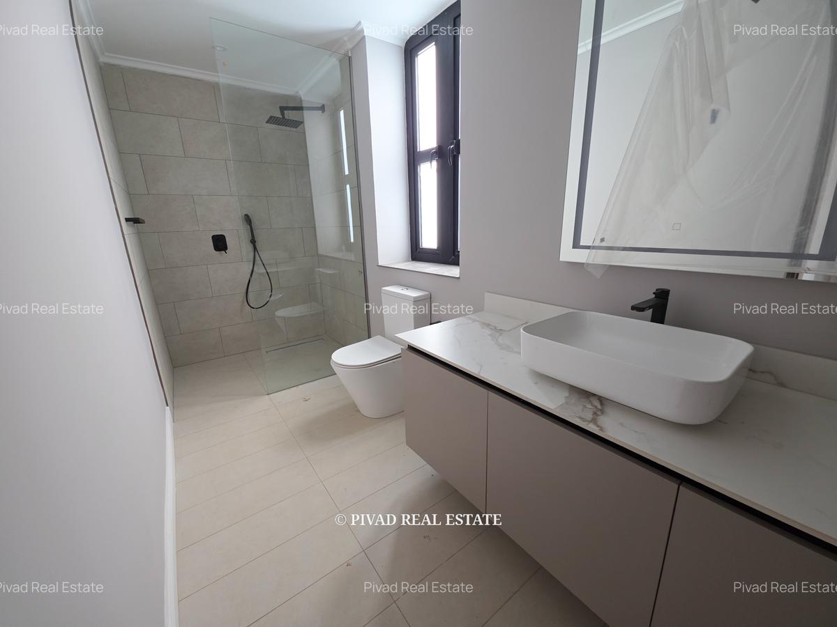 4 Bed Townhouse with Swimming Pool in Runda - 11