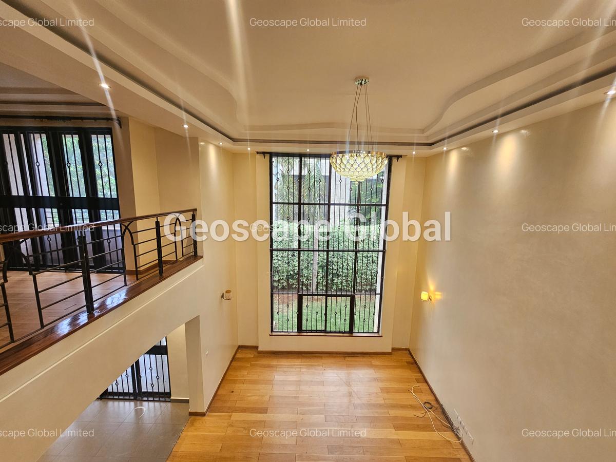 5 Bed Townhouse with En Suite in Lavington - 6