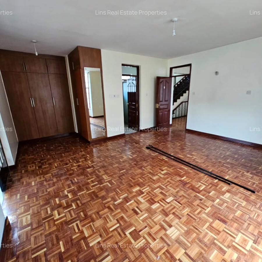 4 Bed Townhouse with En Suite in Lavington - 12