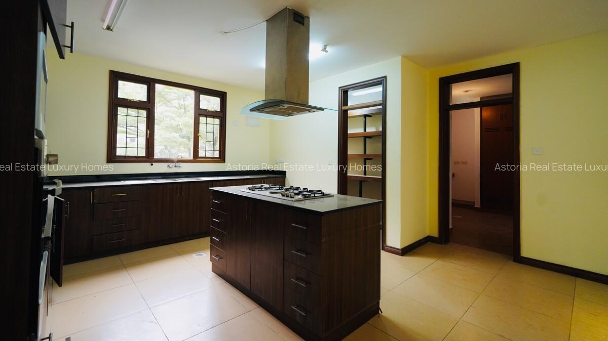 3 Bed Apartment with En Suite at 2026-536 3 Bed - 4