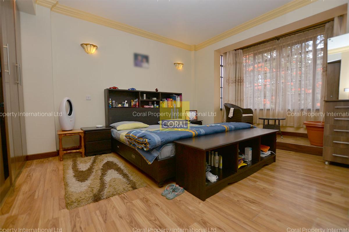 3 Bed Apartment with Lift in Parklands - 17
