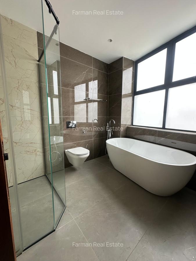 3 Bed Apartment with En Suite in Riverside - 9