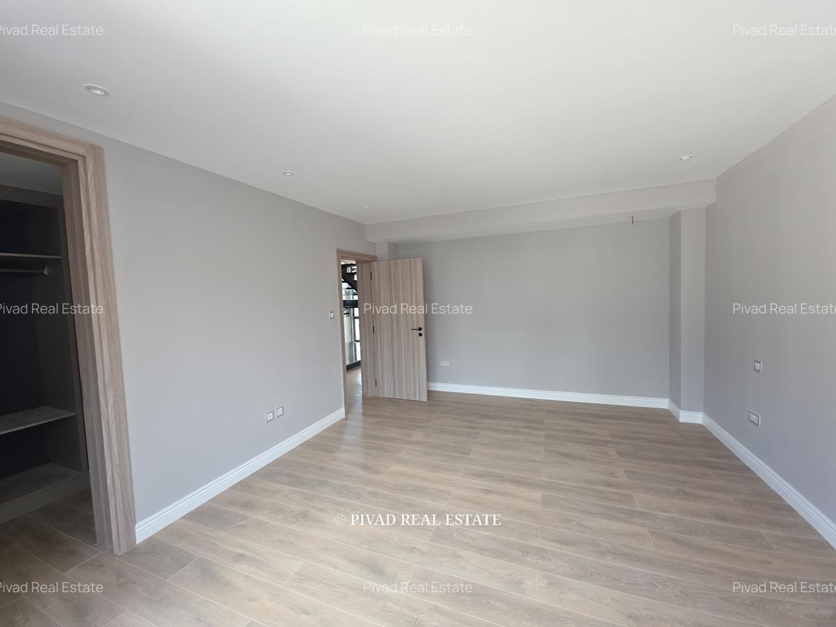 4 Bed Townhouse with Swimming Pool in Runda - 8