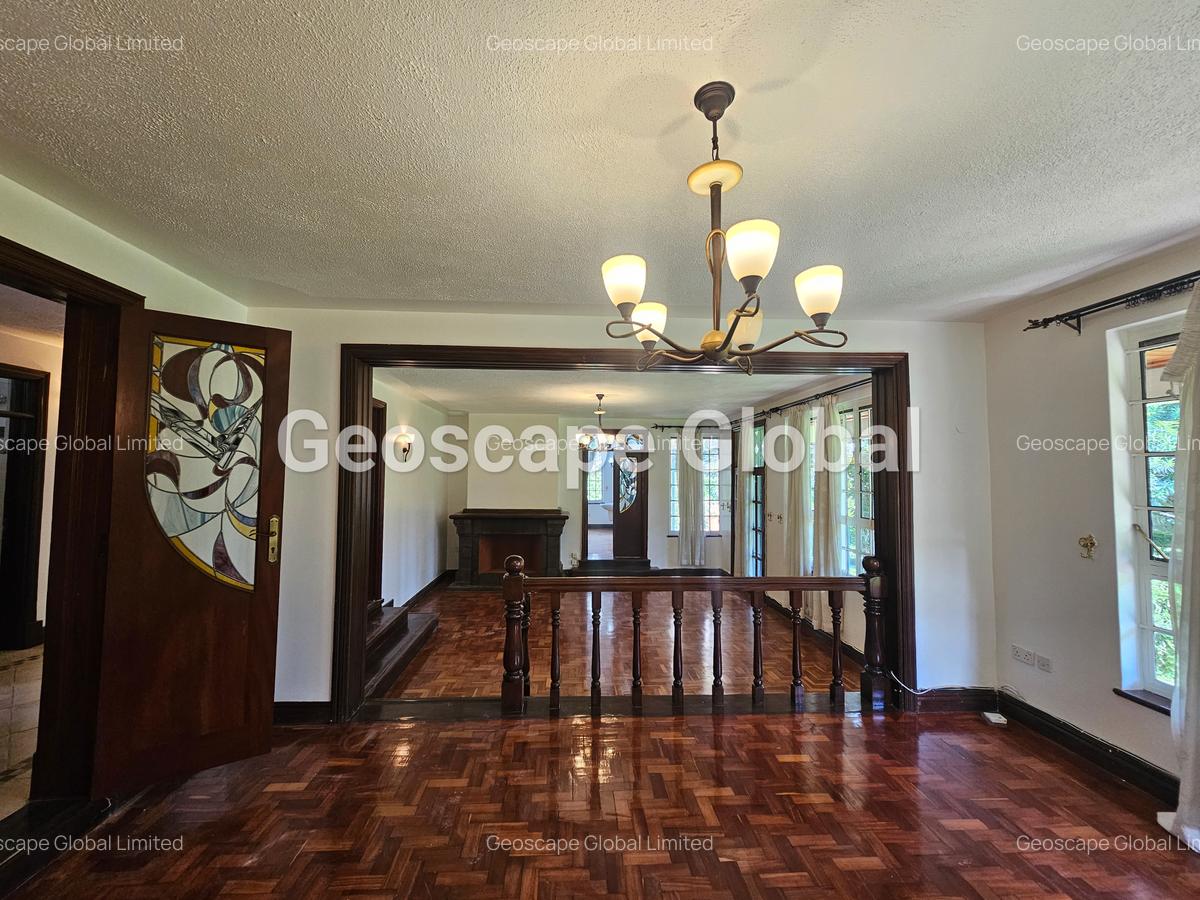 5 Bed House with En Suite in Runda - 2