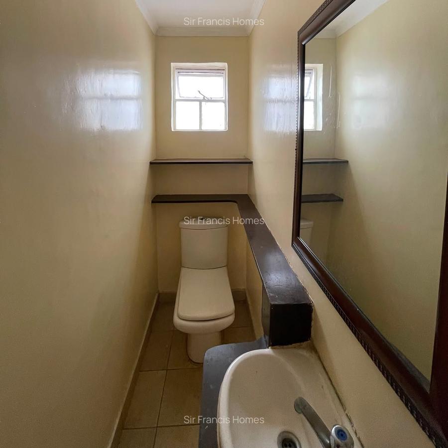 4 Bed House with En Suite in Lavington - 5