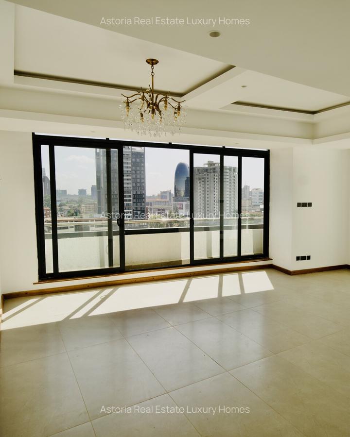 4 Bed Apartment with En Suite at 2026-128 - 14