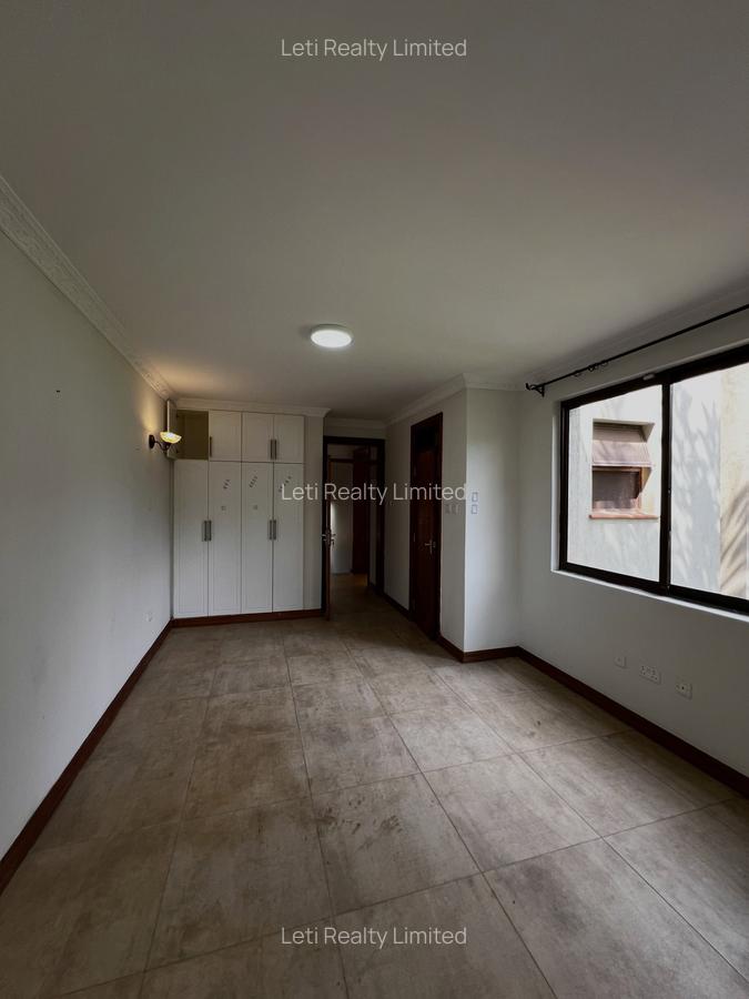 4 Bed Townhouse with En Suite in Lavington - 12