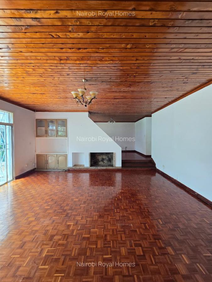 4 Bed House with En Suite at Loresho Creasent - 13