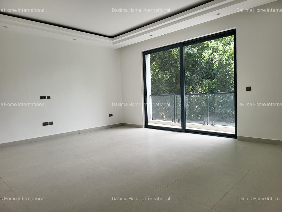 2 Bed Apartment with En Suite in Brookside - 14