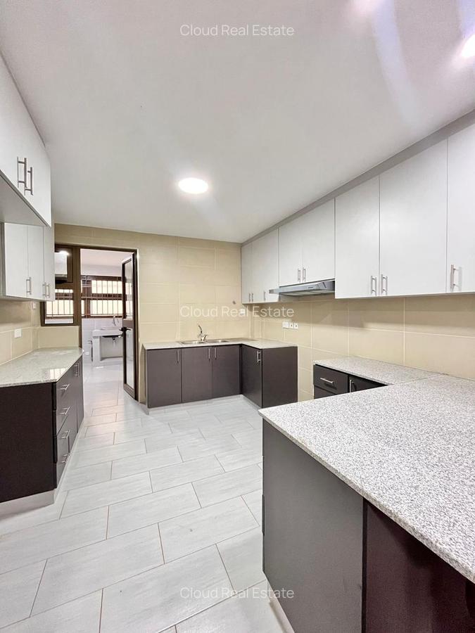 3 Bed Apartment with En Suite in Lavington - 7