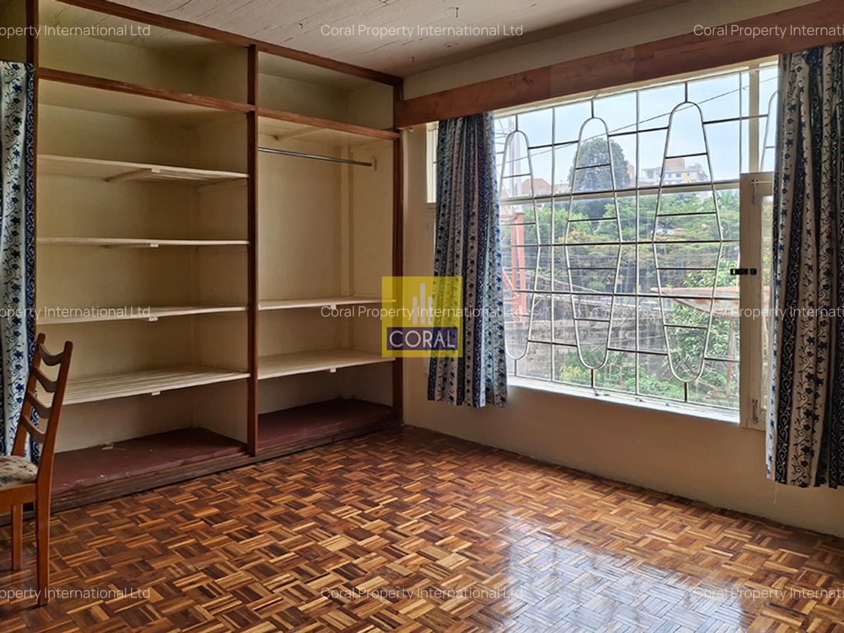 2 Bed Apartment in Brookside - 11
