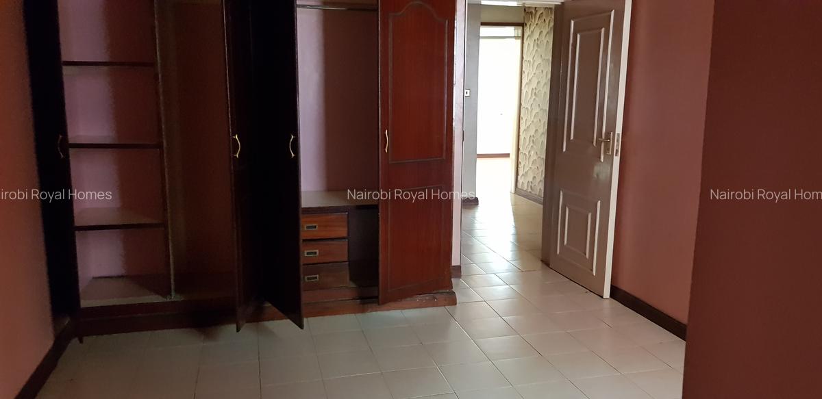 5 Bed Townhouse with En Suite at Valley Arcade - 7