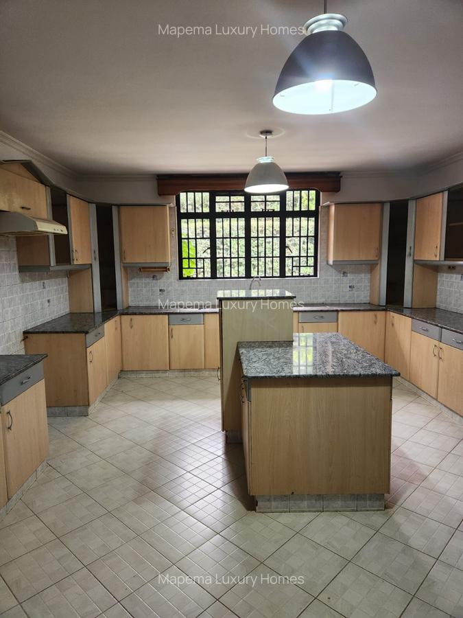 5 Bed House with En Suite at Hardy Area - 3