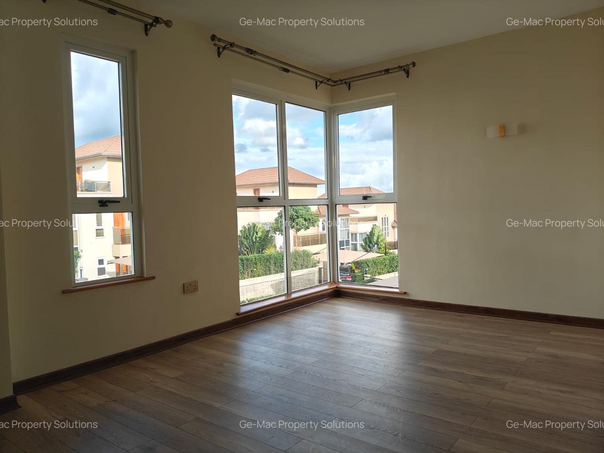 4 Bed House with En Suite in Runda - 15