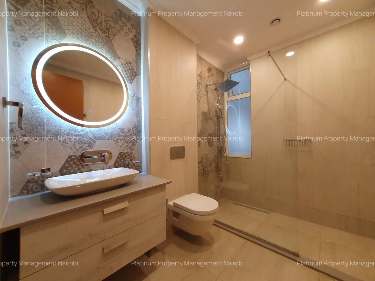 3 Bed Apartment with En Suite at The Colosseum - 16