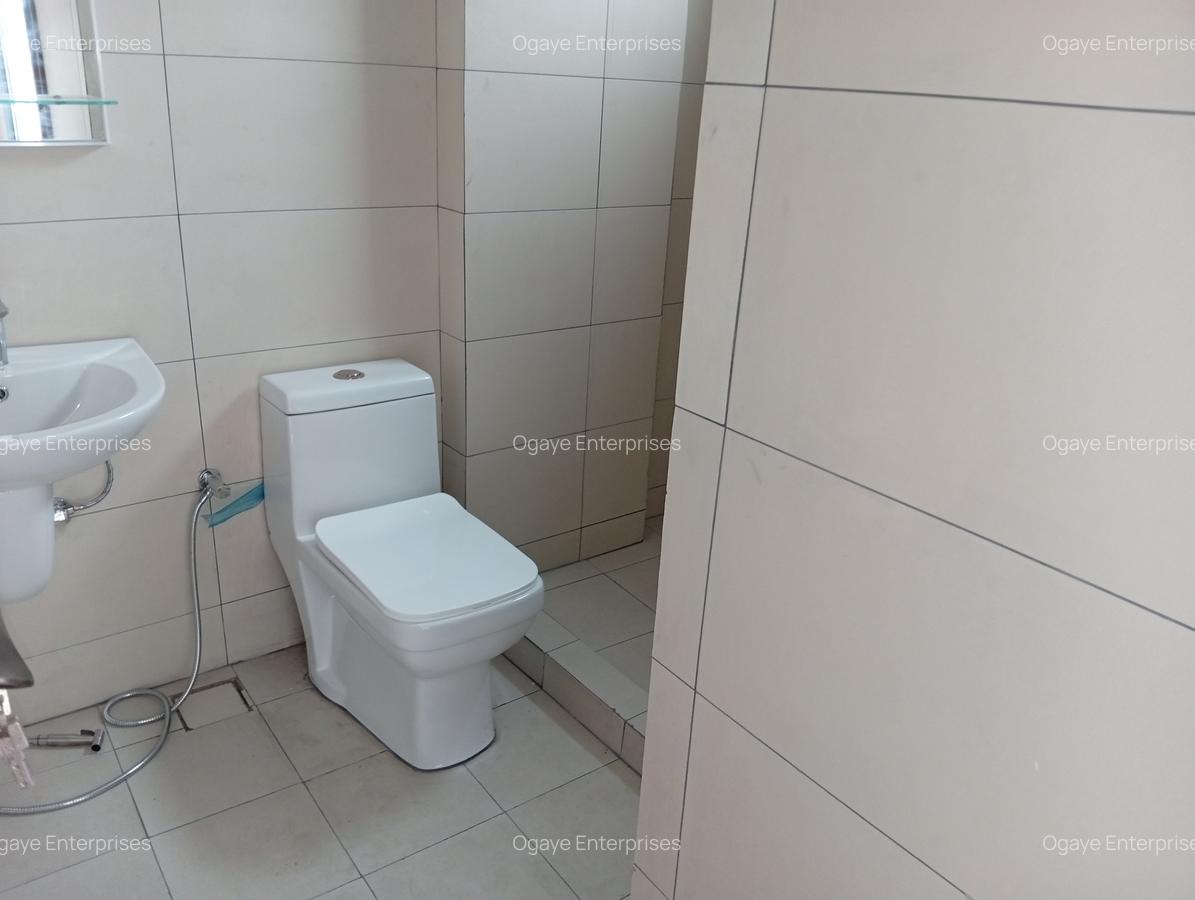 3 Bed Apartment with En Suite at Bombolulu - 8