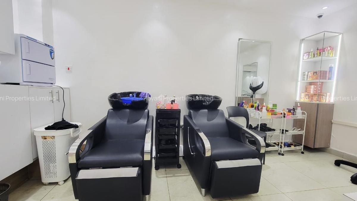 Commercial Property with Backup Generator in Thindigua - 6