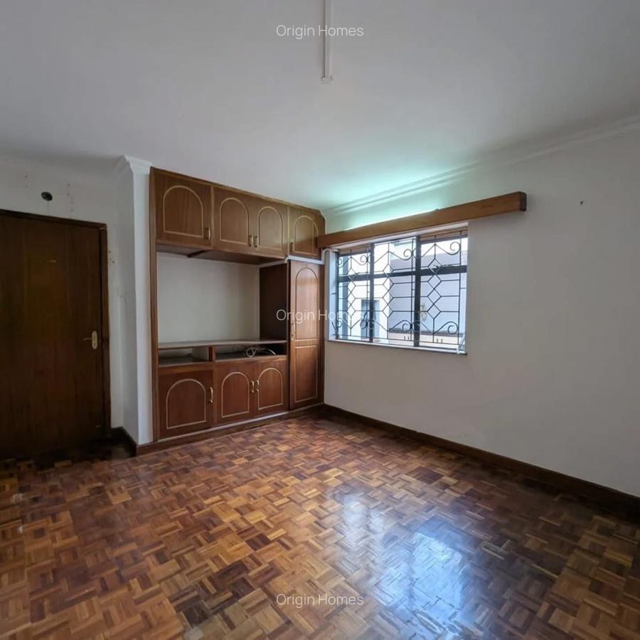 5 Bed Townhouse with En Suite at Kyuna - 12