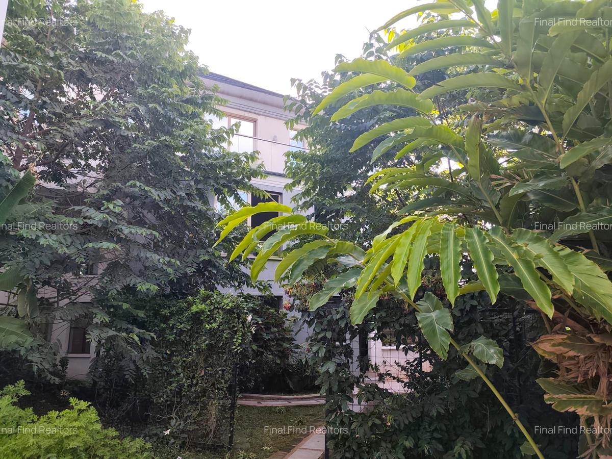3 Bed House with En Suite in Runda - 2
