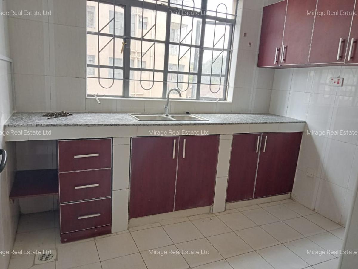 2 Bed Apartment with En Suite in Lavington - 9
