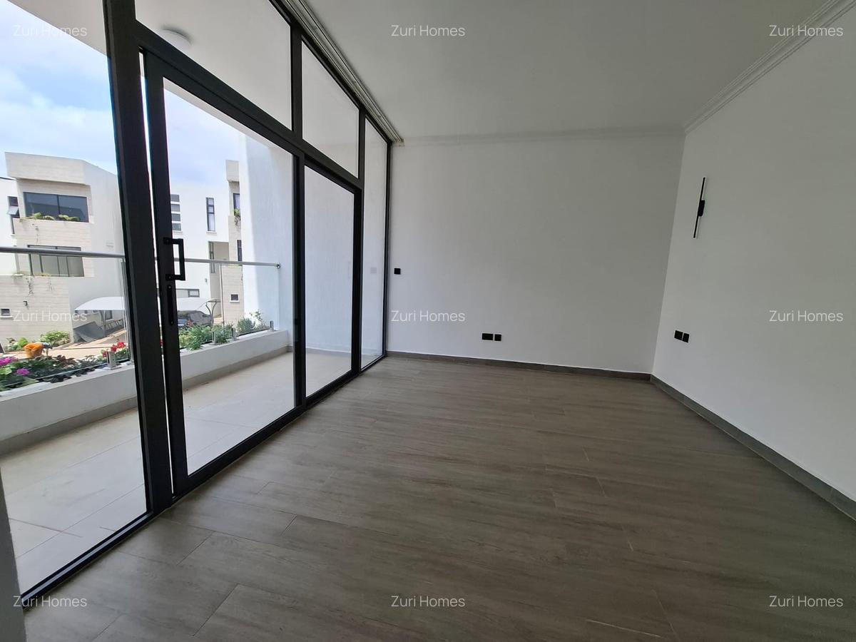 5 Bed Townhouse with En Suite in Lavington - 19
