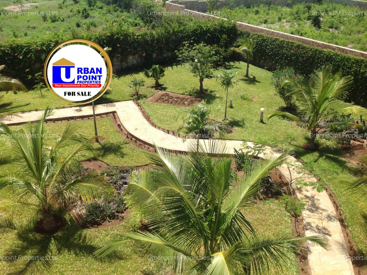5 Bed House with En Suite in Watamu - 2