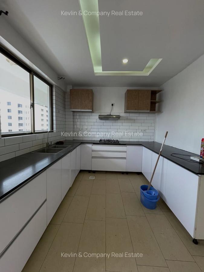 4 Bed Apartment with En Suite in Lavington - 4