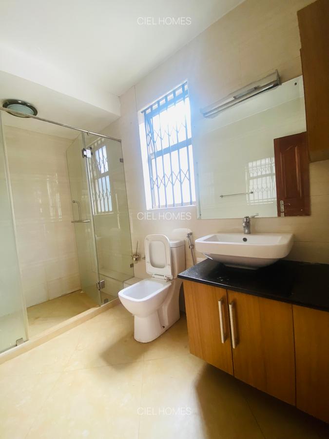 5 Bed Villa with En Suite in Lavington - 18