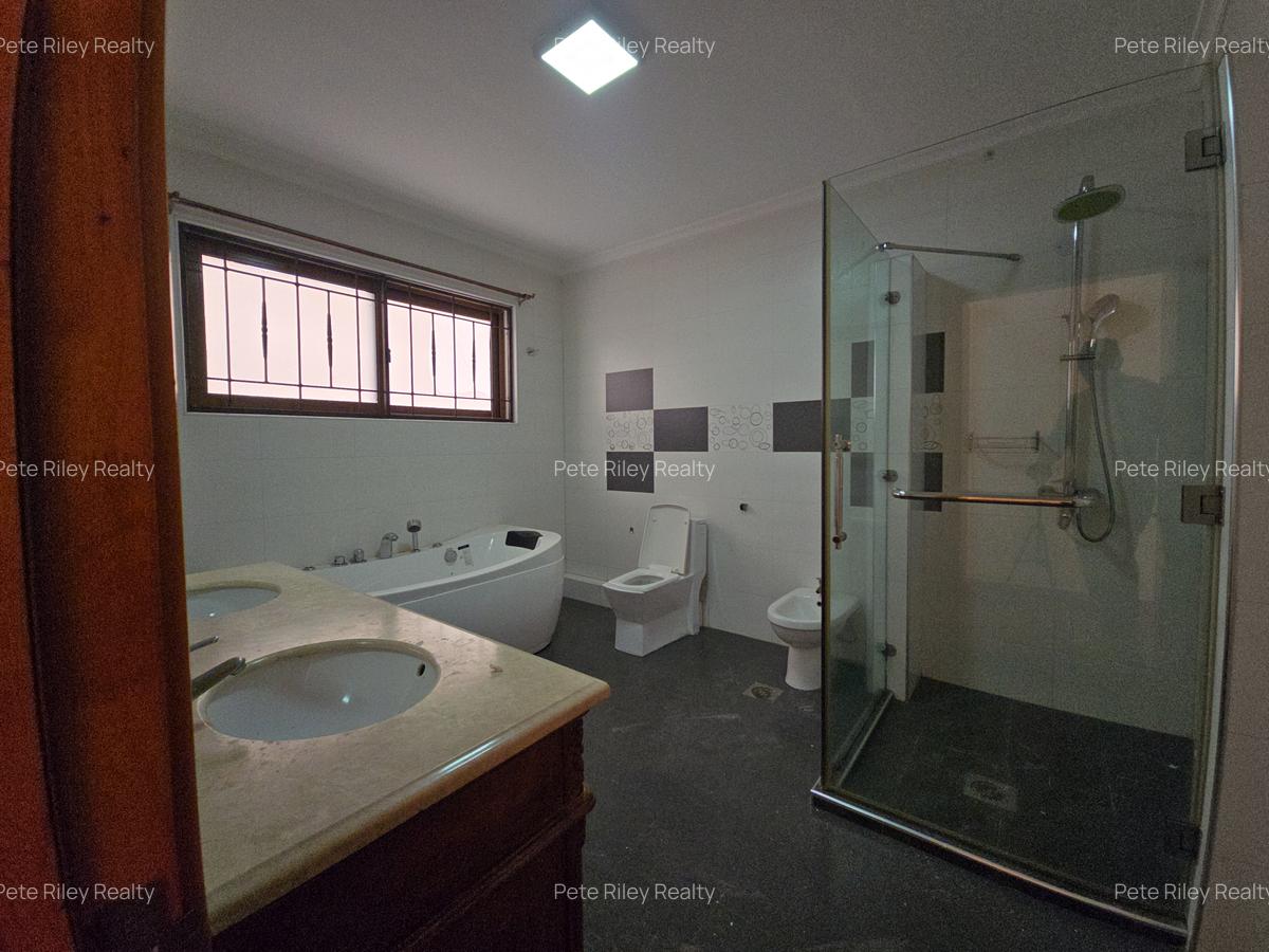 5 Bed Villa with En Suite at Chalbi Drive - 20