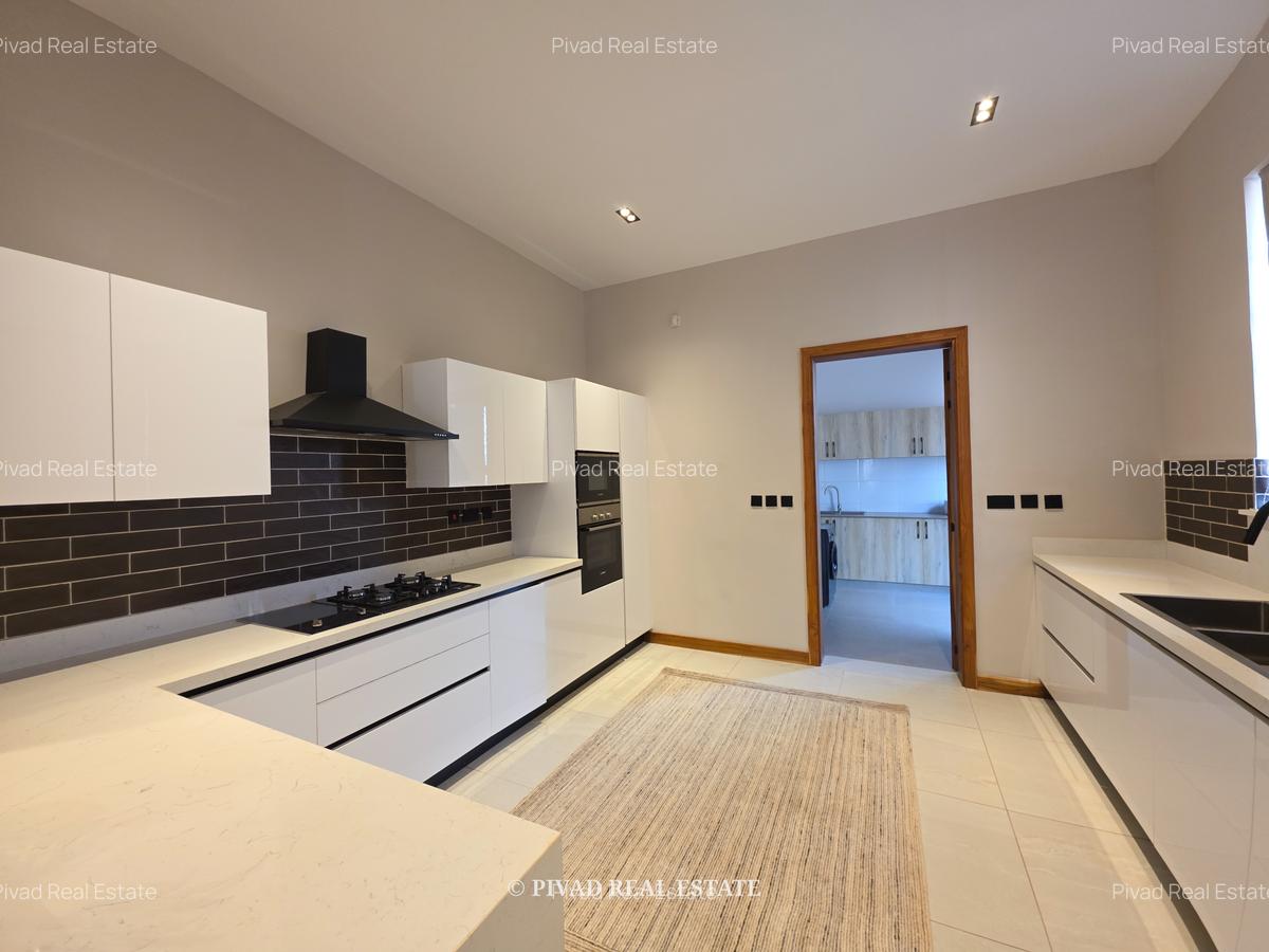 4 Bed Townhouse with Swimming Pool in Loresho - 2