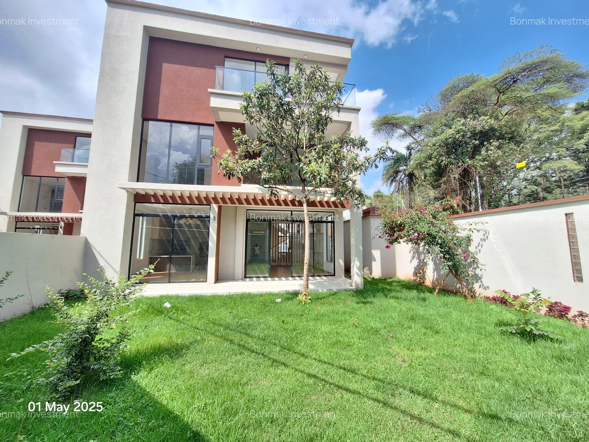 5 Bed Townhouse with En Suite at Lavington Green - 4