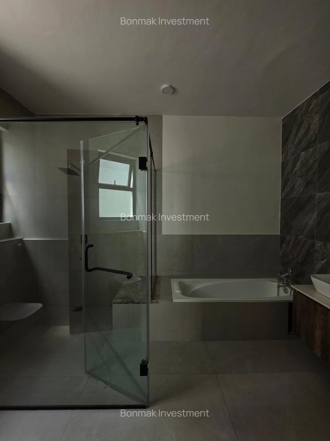 5 Bed Townhouse with En Suite at Lavington Green - 15