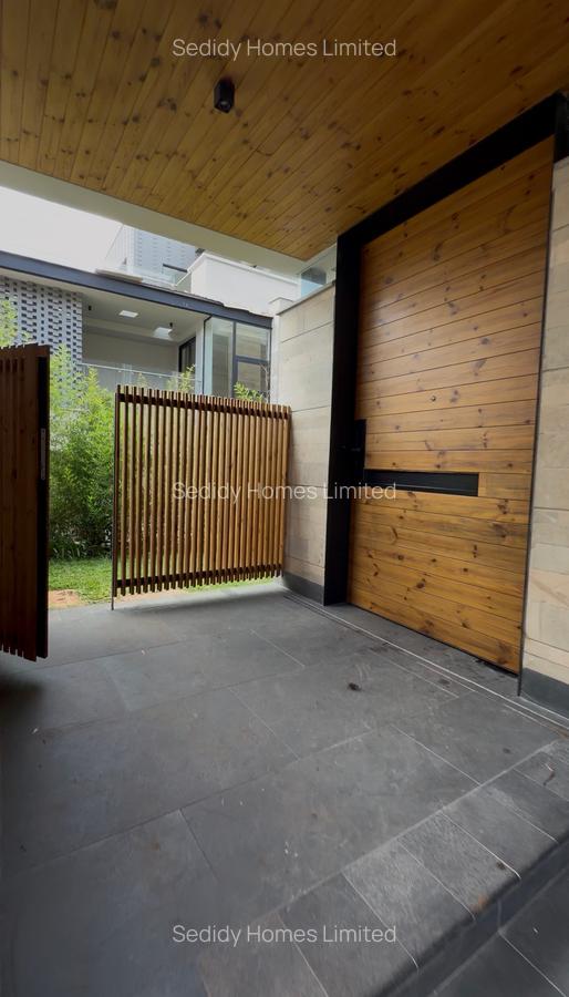 5 Bed Villa with En Suite in Westlands Area - 3