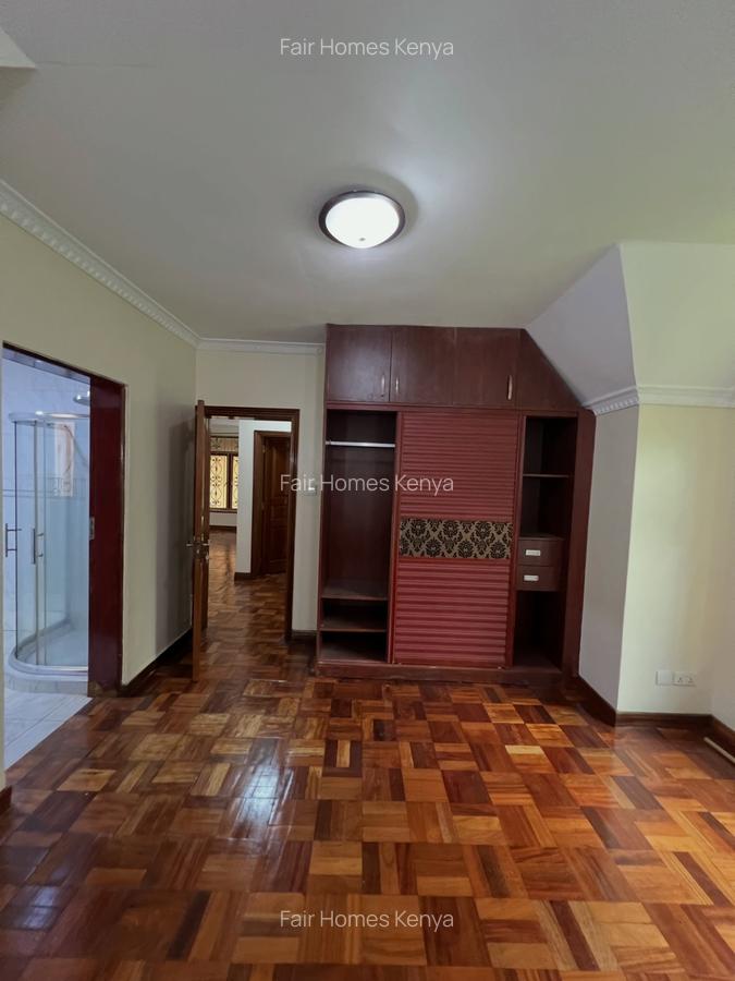 5 Bed Townhouse with En Suite at Othaya Road - 13
