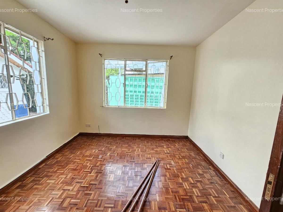 4 Bed House with En Suite in Runda - 15