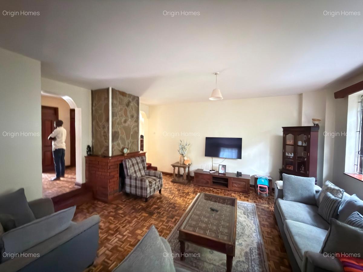 4 Bed Townhouse with En Suite at Westlands - 6