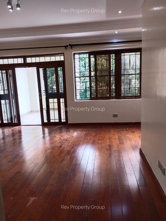 5 Bed Villa with En Suite in Lavington - 13