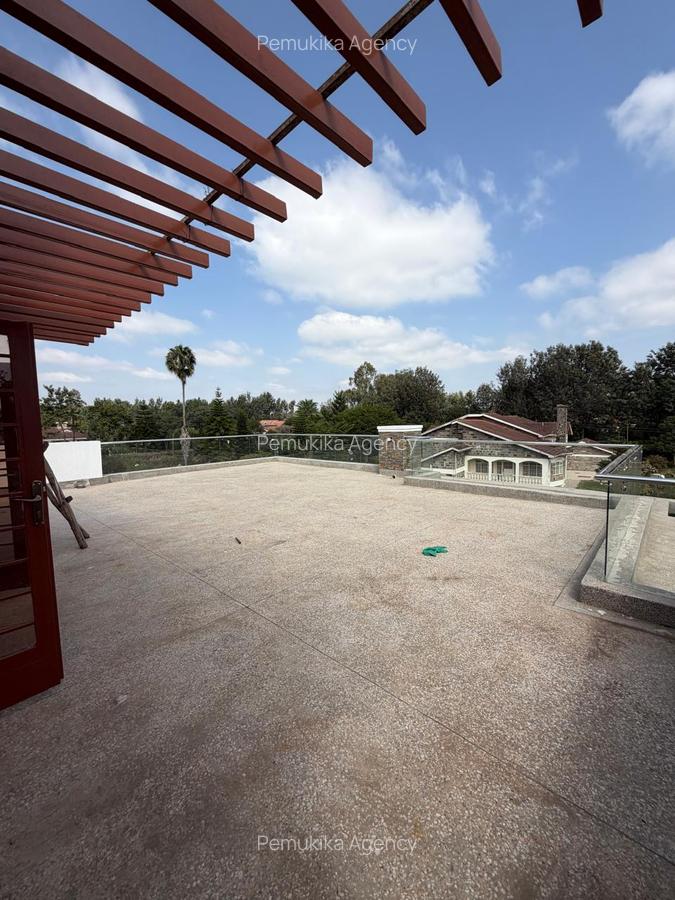 4 Bed House with Swimming Pool at B - 9