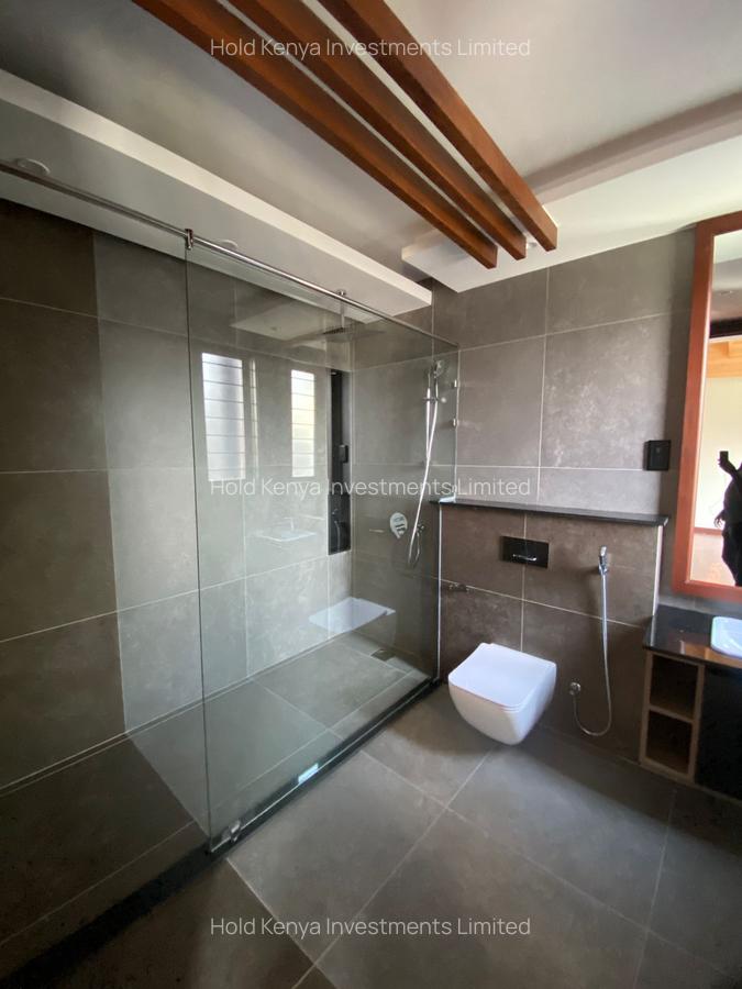 6 Bed House with En Suite at Runda Mumwe - 13